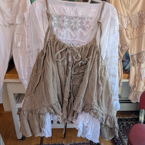 💥SOLD💥Magnolia Pearl Linen Apron - Picture 1 of 9